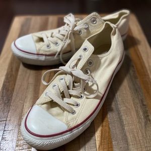 Converse chucks mens size 9. Cream/ off white colour-way.